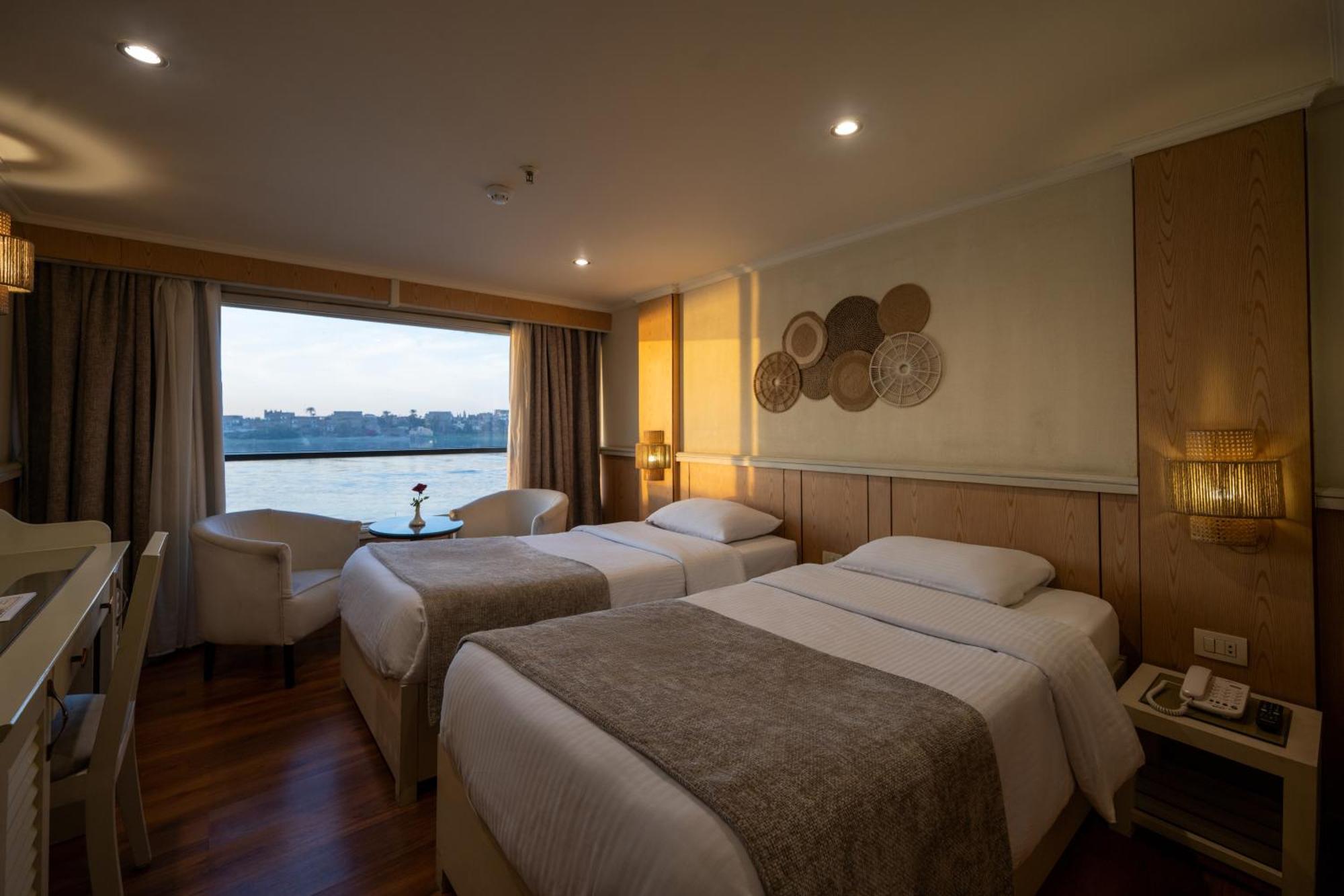 Magic I Nile Cruise Deluxe Boat The Scheduled Departure Is On Saturday For A 7-Day Nile Cruise Hotel Luksor Exterior foto