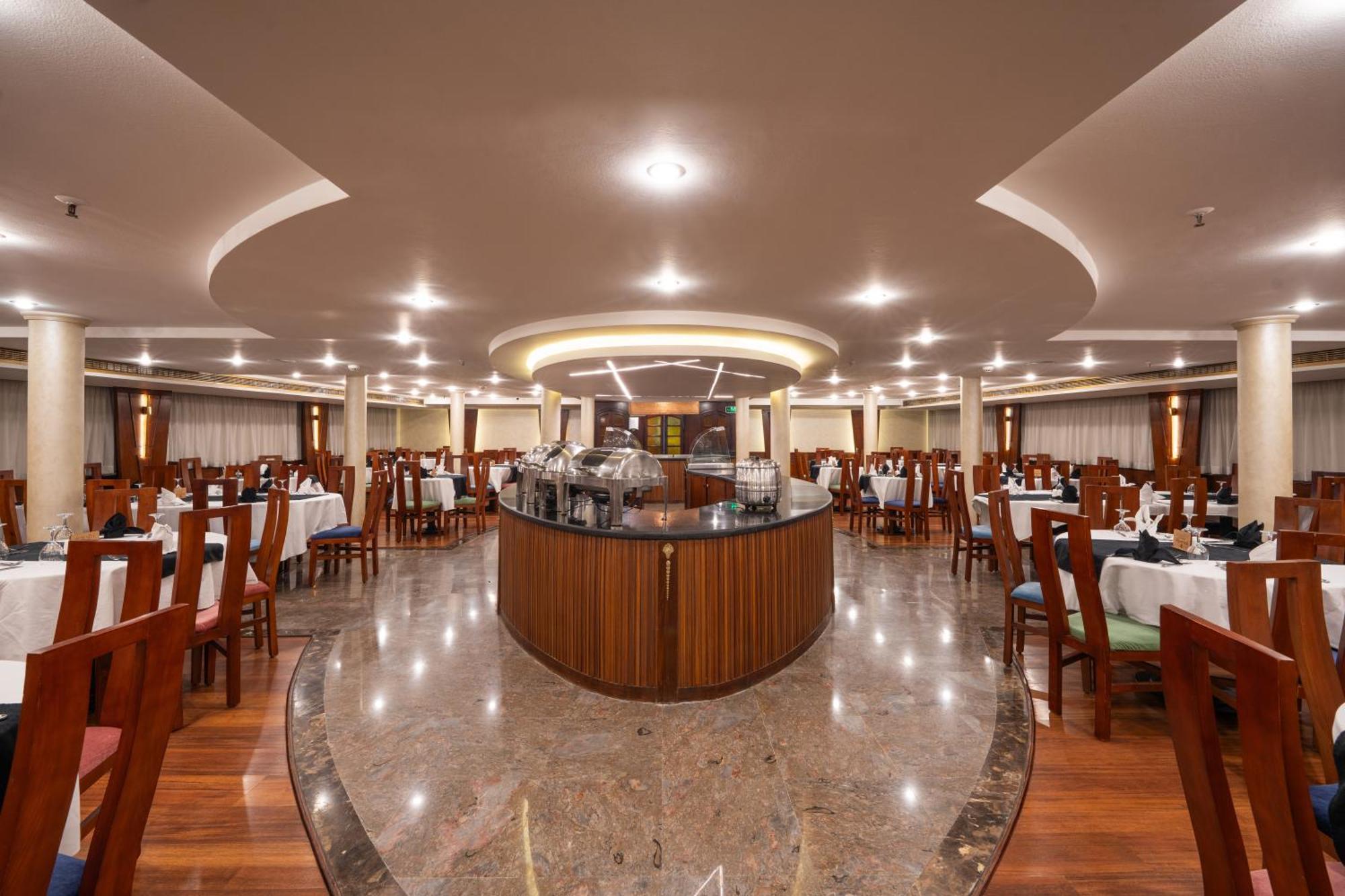 Magic I Nile Cruise Deluxe Boat The Scheduled Departure Is On Saturday For A 7-Day Nile Cruise Hotel Luksor Exterior foto