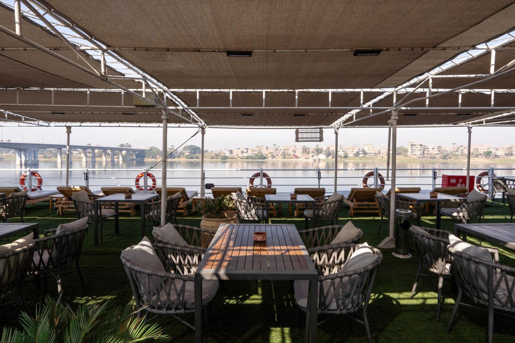 Magic I Nile Cruise Deluxe Boat The Scheduled Departure Is On Saturday For A 7-Day Nile Cruise Hotel Luksor Exterior foto