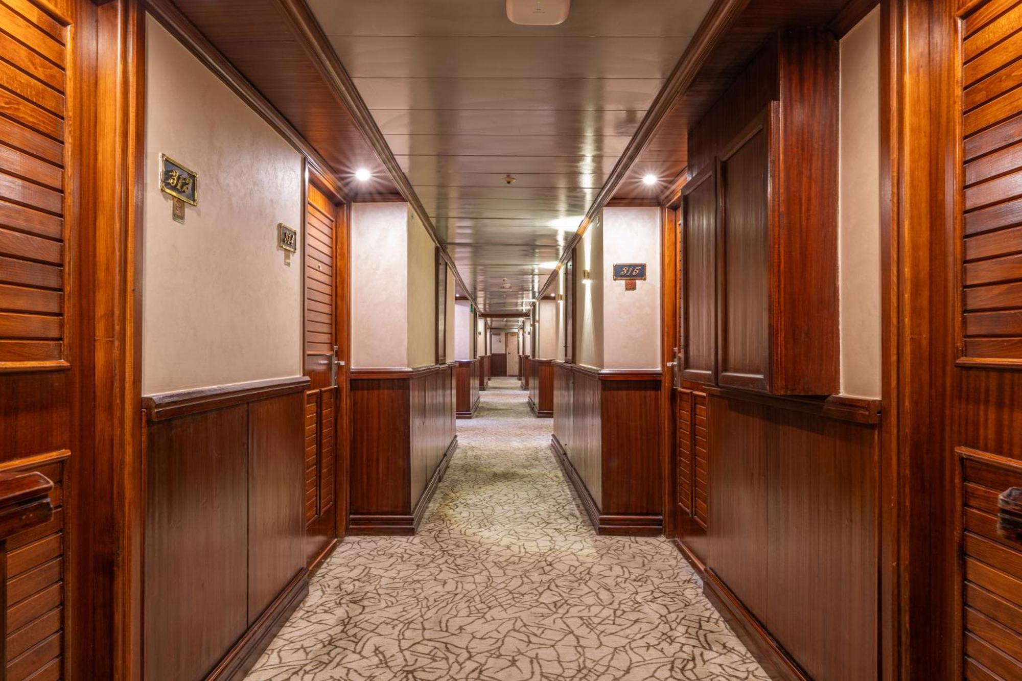 Magic I Nile Cruise Deluxe Boat The Scheduled Departure Is On Saturday For A 7-Day Nile Cruise Hotel Luksor Exterior foto